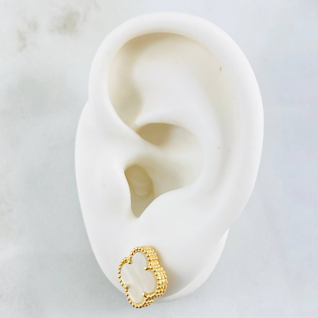 Topos Trebol Blanco 3.15gr / 1.2cm / Oro Amarillo Nac.Esp. 18K