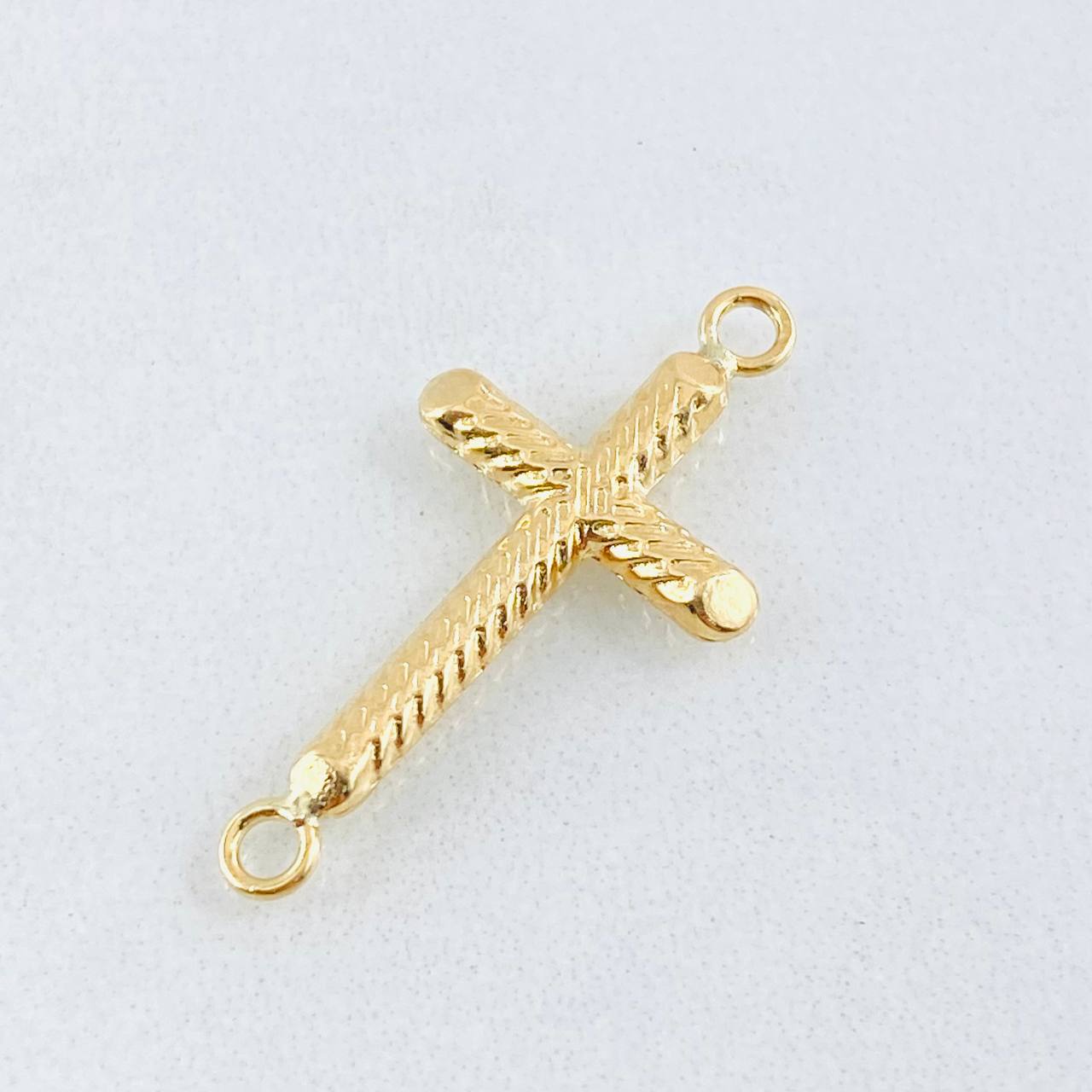 Herraje Cruz 0.85gr / 3.7cm / Oro Amarillo 18K