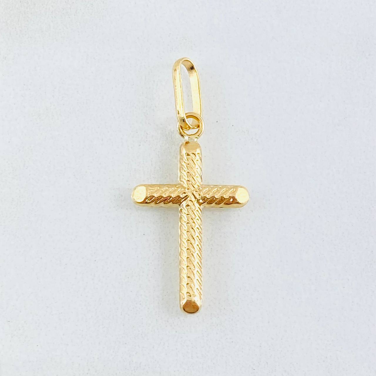 Dije Cruz Rayas Espiral 0.85 g / 3 cm Oro Amarillo 18K