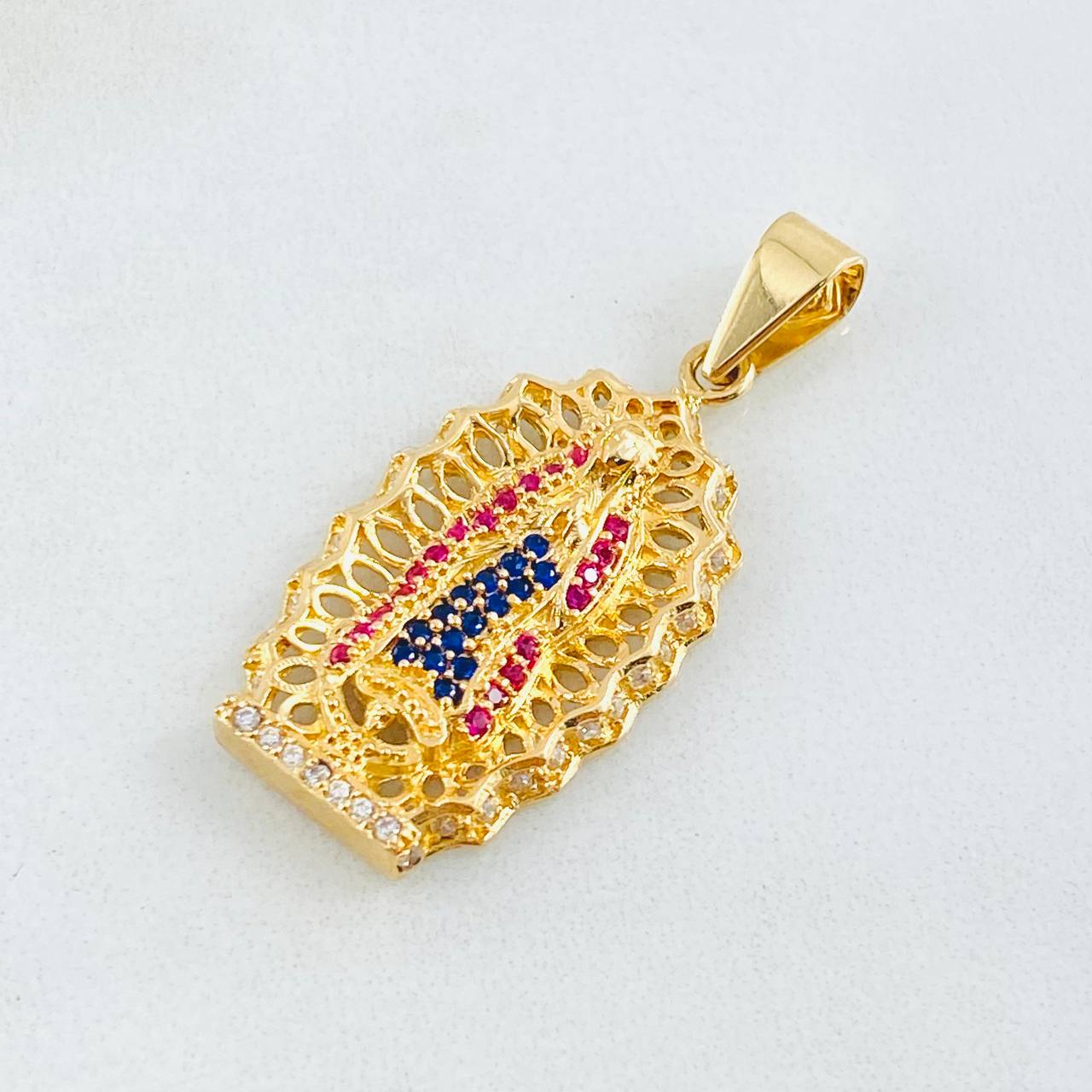 Dije Virgen Guadalupe 4.4gr / 3.4cm / Oro Amarillo 18K ©
