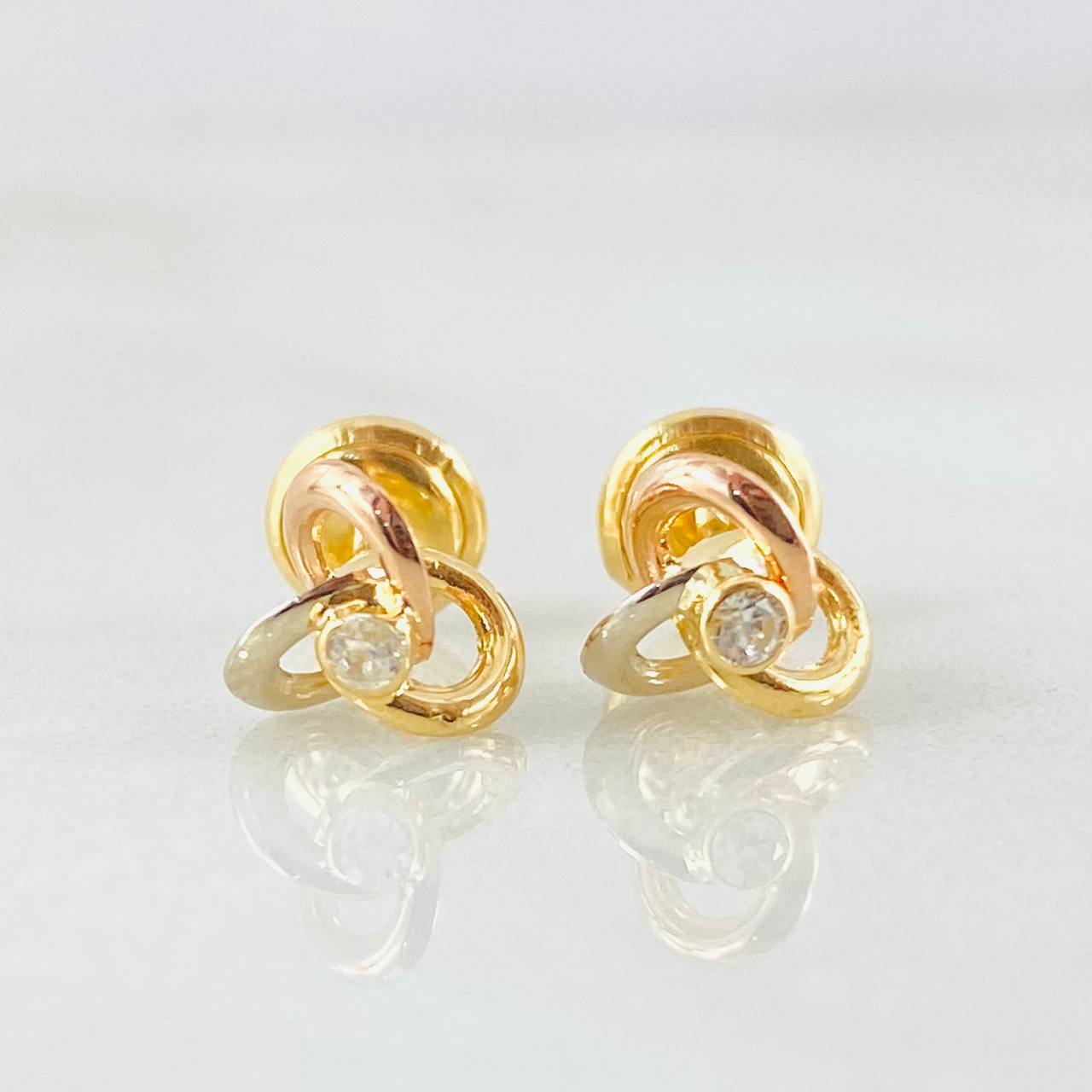 Topos Helice 0.9gr / 6mm Oro Amarillo 18K ©