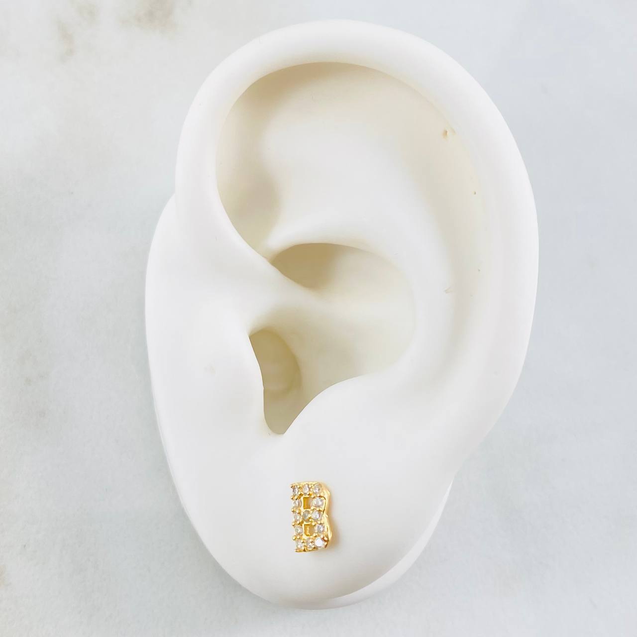 Topos Letra B 0.8gr / Oro Amarillo 18K *