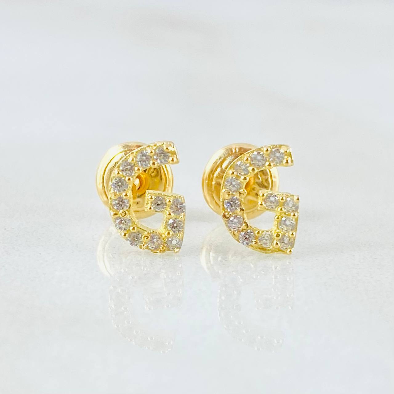 Topos Letra G 0.75gr / Oro Amarillo 18K *
