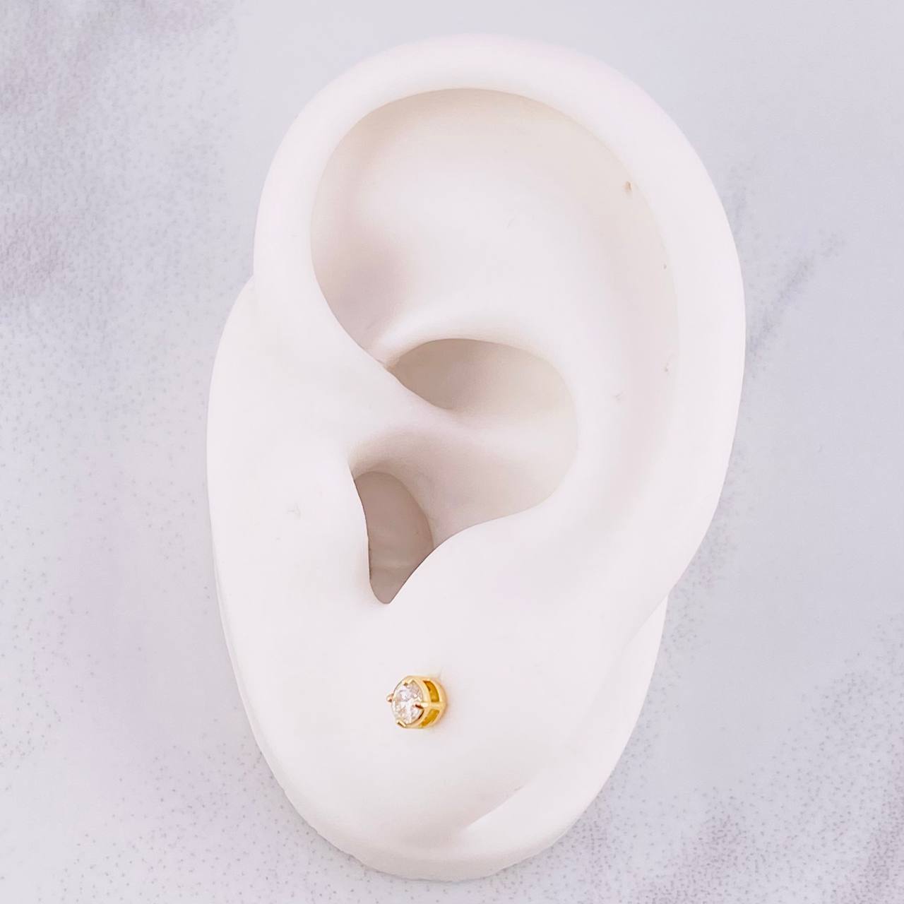 Topos Cuatro Garras Diamante 19pts 0.9g / 3.5mm Oro Amarillo 18K