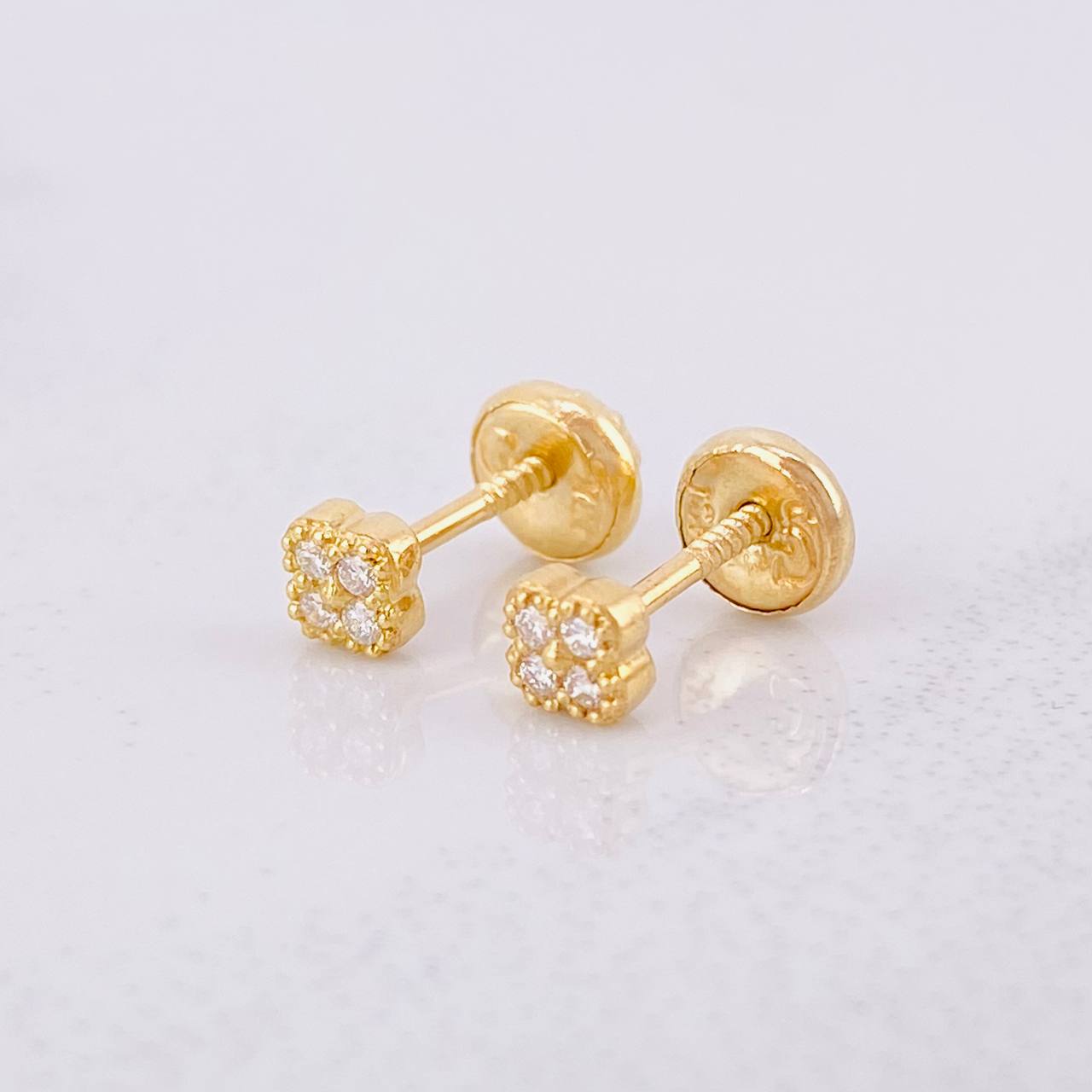 Topos Flor Trebol Esmeraldas 6pts 0.95g / 3.8mm Oro Amarillo 18K