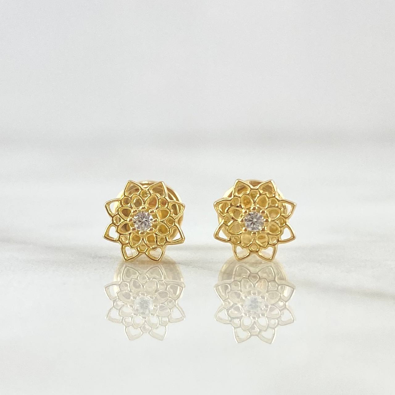 Topos Flor Octagonal Filigrana 0.7gr / 6mm Circon Blanco Oro Amarillo 18K