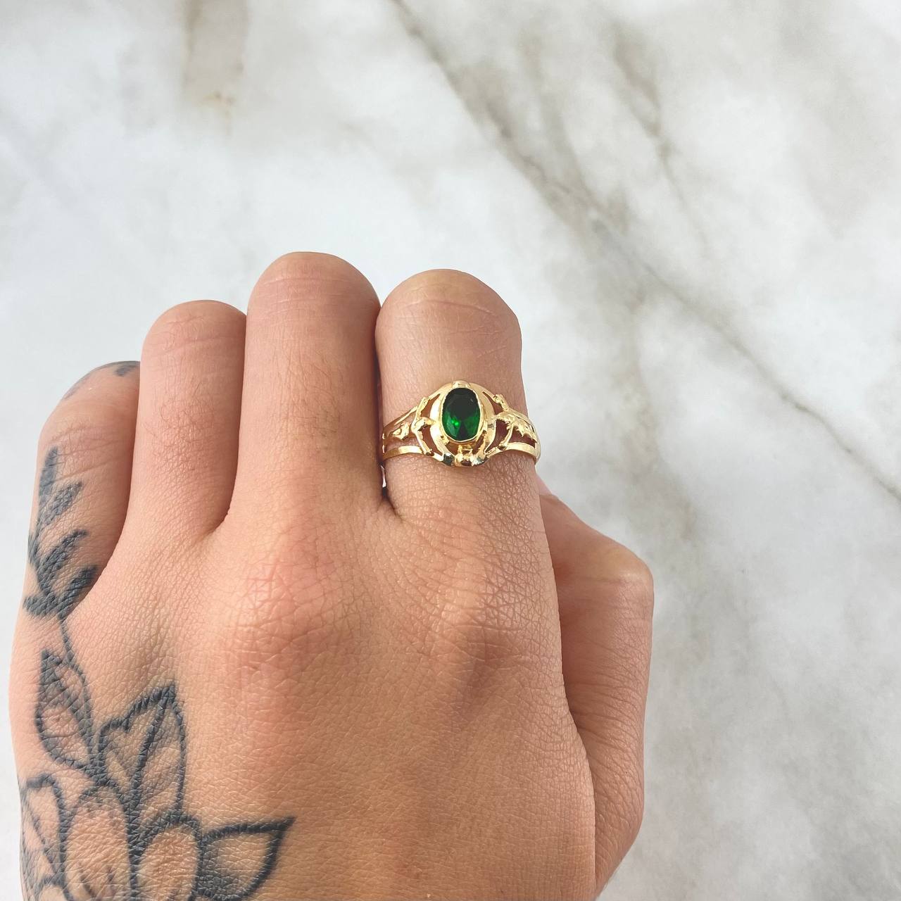 Anillo Cristo 1.45gr / T7 3/4 / Circon Verde Oro Amarillo