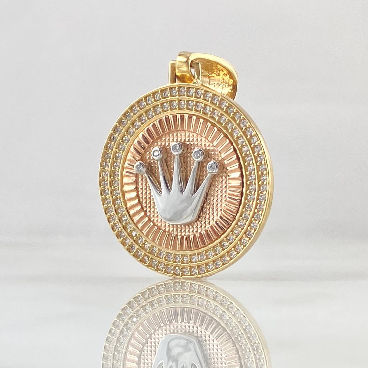 Dije Medalla Corona RX 7gr / 3.7cm / Circones Blancos Tres Oros 18K