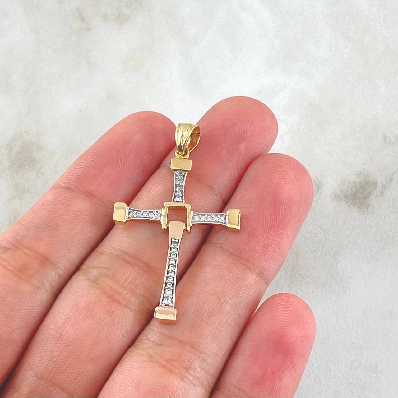 Dije Cruz 2.45gr / 2.45cm / Movil Circones Blancos Dos Oros Amarillo Rosa 18K