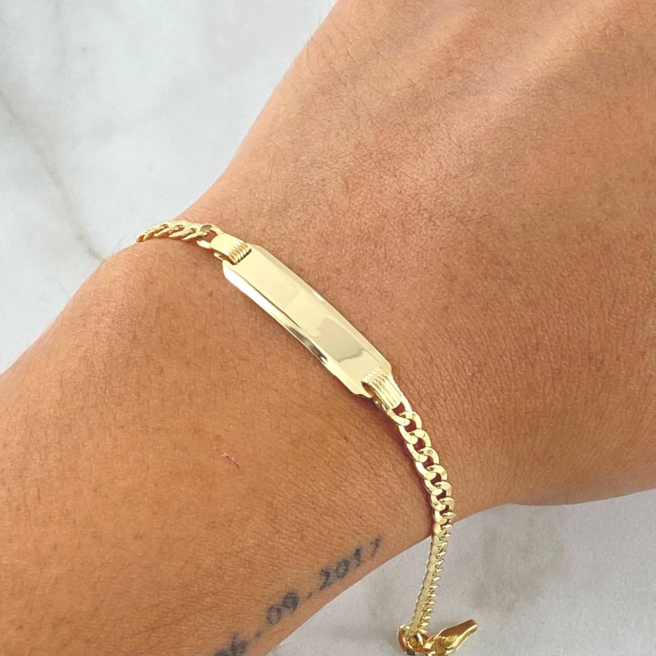 Pulso Cubano Placa Rectangular 3.8gr / 19cm / 3mm Oro Amarillo +0 18K *