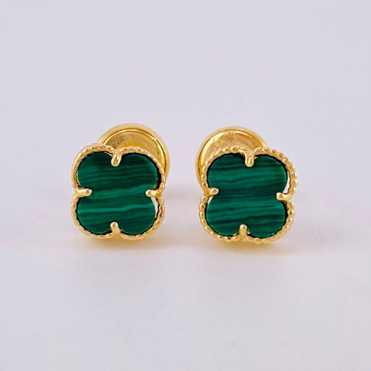Topos Trébol Malaquita Verde 1.25 g / 6.3 mm Oro Amarillo 18K