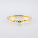 Anillo Trenzado Esmeralda 1pts 0.95gr / T6 3/4 / Oro Amarillo 18K