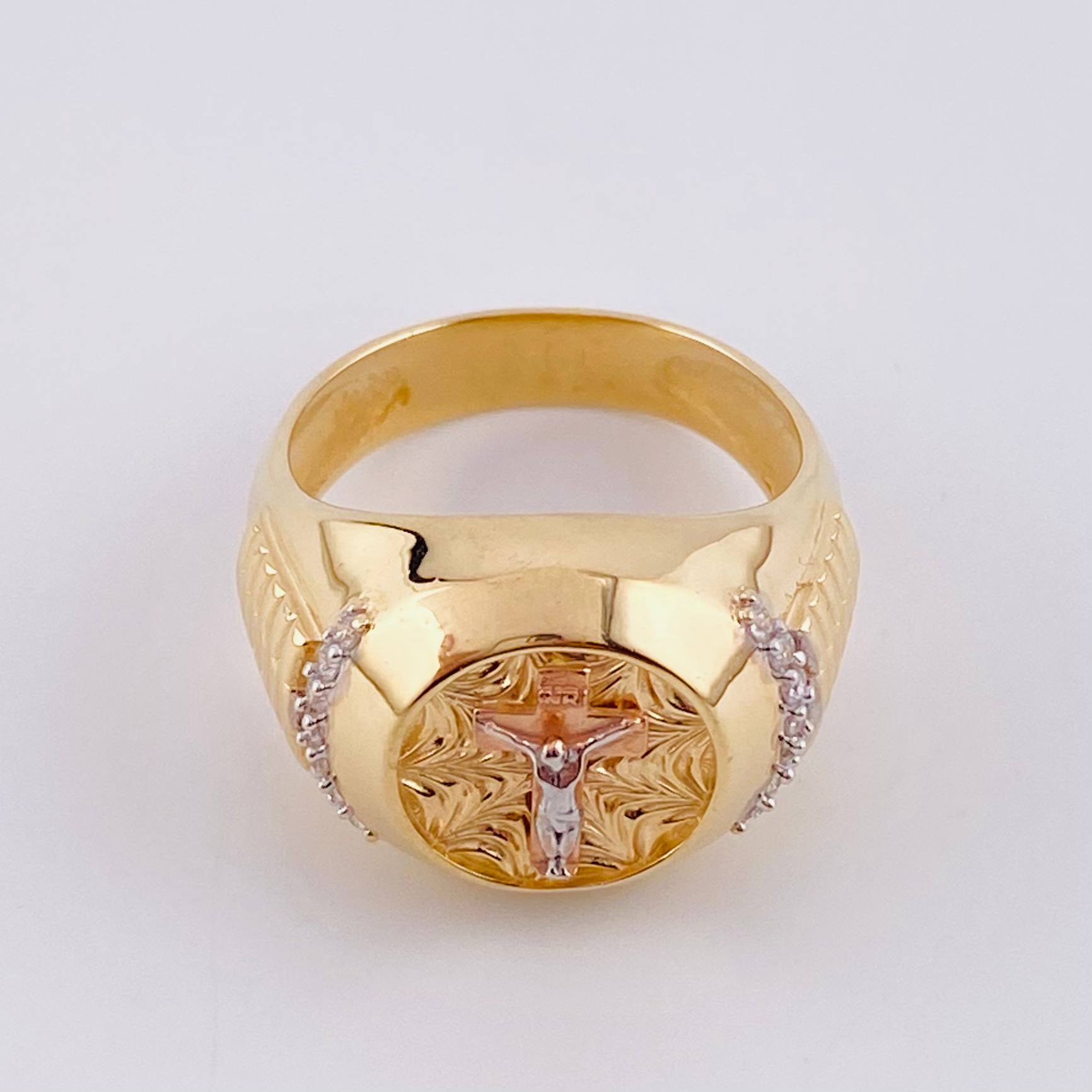 Anillo Sello Cruz Cristo 14.6g / T11 1/2 Tres Oros 18K