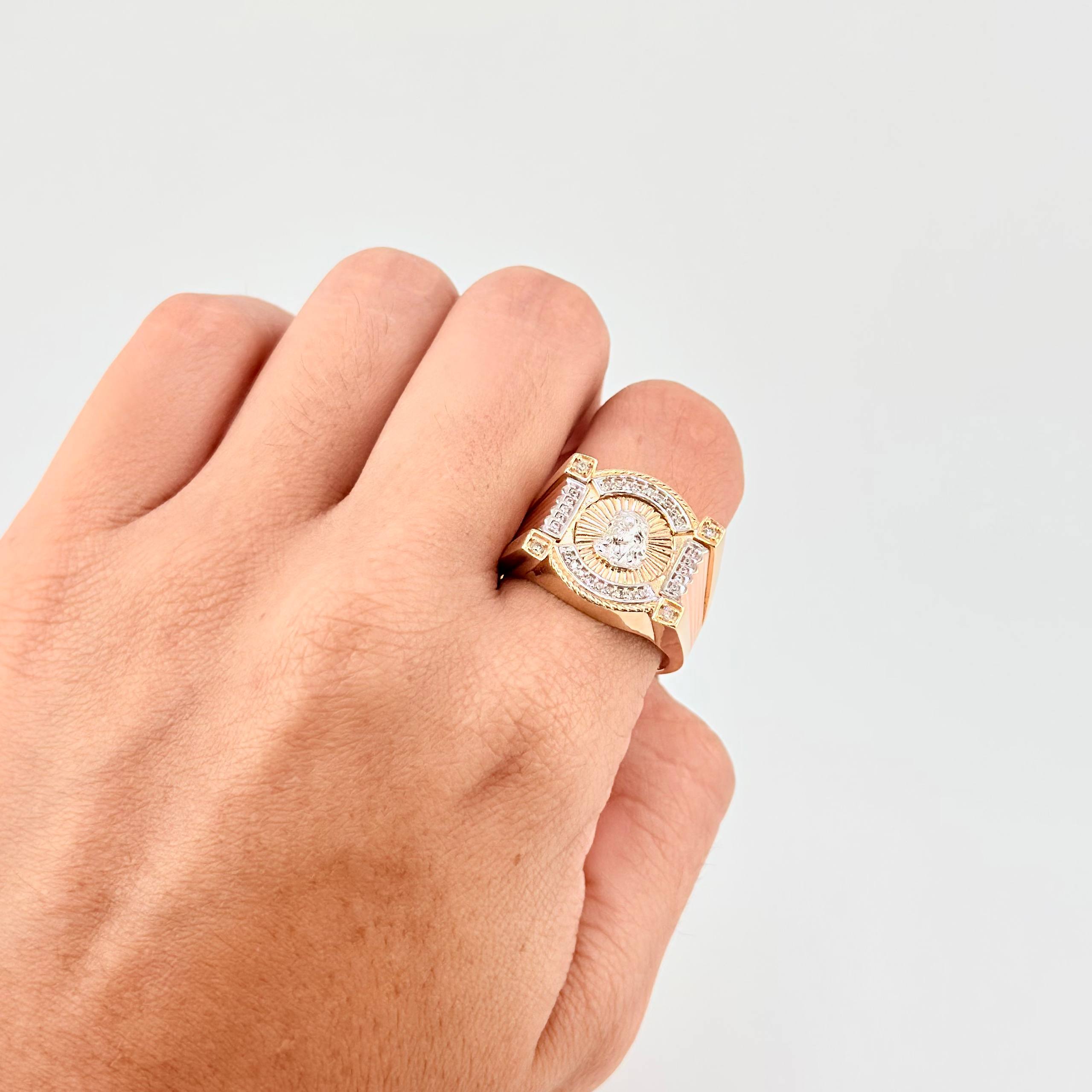 Anillo Sello Rectangular Cristo 11.7g / T10 1/2 Tres Oros 18K