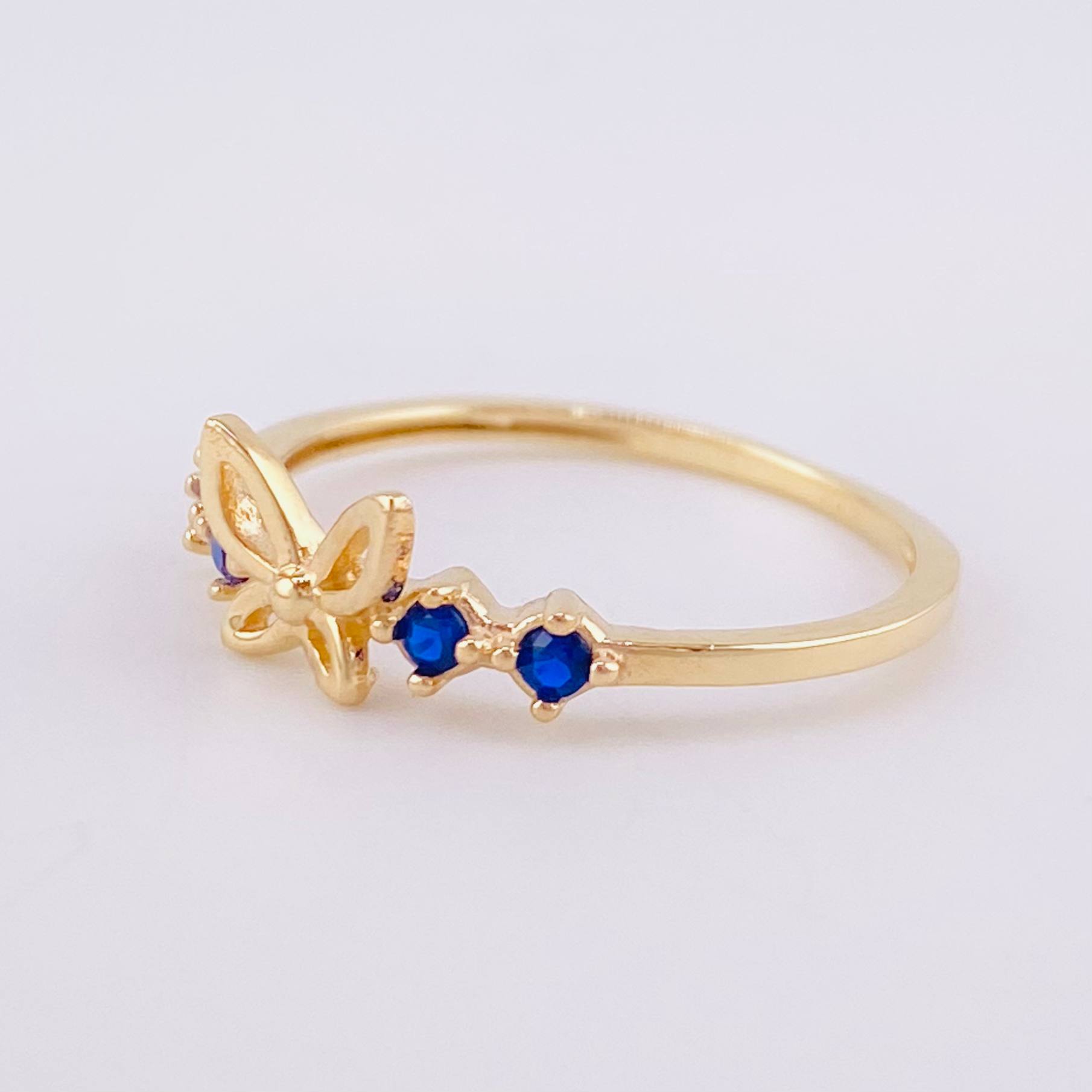 Anillo Silueta Mariposa Zirconias 1.5g / T6 Oro Amarillo 18K