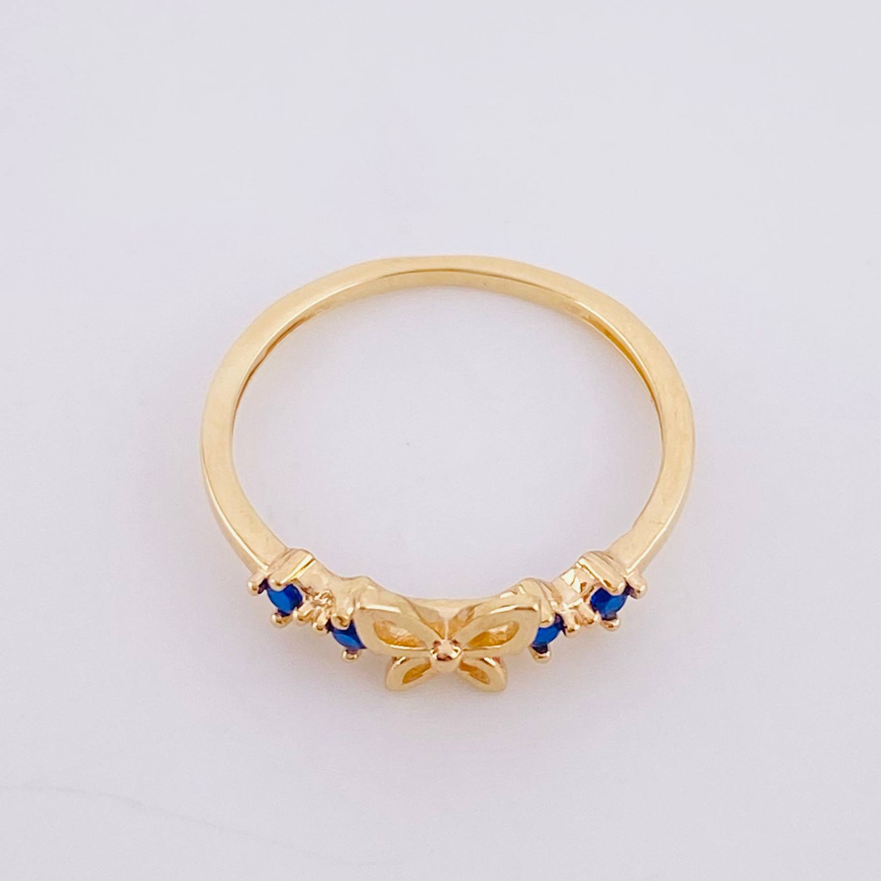 Anillo Silueta Mariposa Zirconias 1.5g / T6 Oro Amarillo 18K