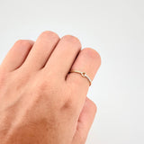 Anillo Linea Corazon Silueta 1.3g / T6 Oro Amarillo 18K
