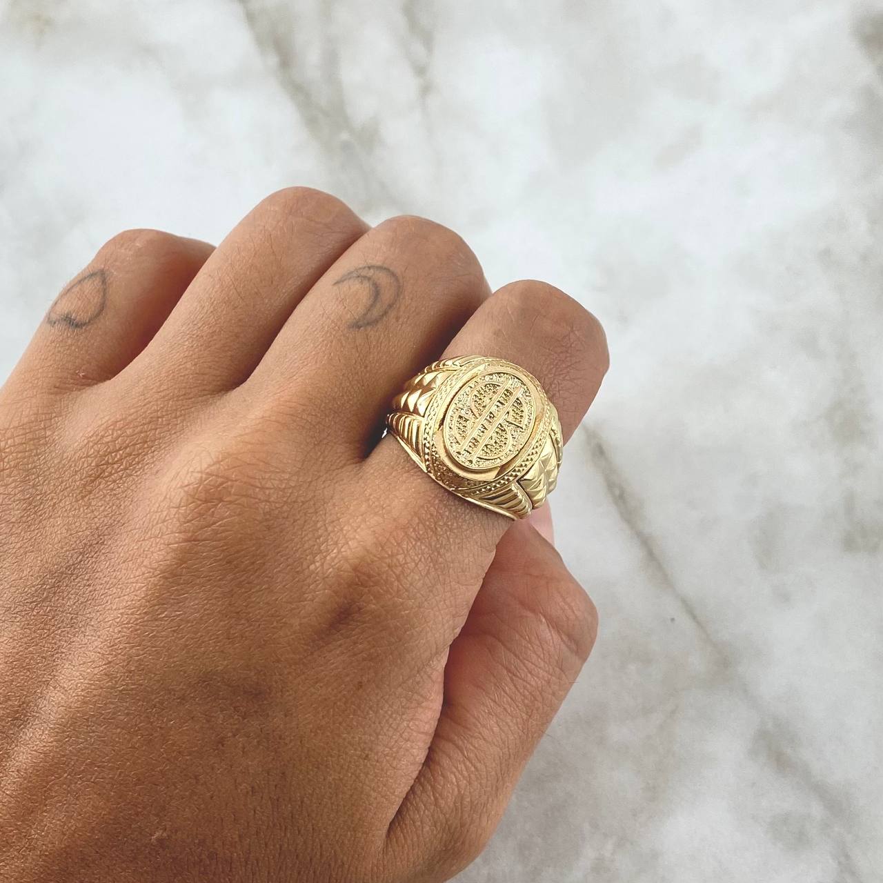 Anillo Sello Signo Dólar  6.4gr / T8 1/2 / Oro Amarillo 18K ©