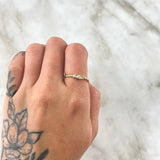 Anillo Trio En Trenza 1.8gr / T7 3/4 / Circones Blancos Oro Amarillo 18K