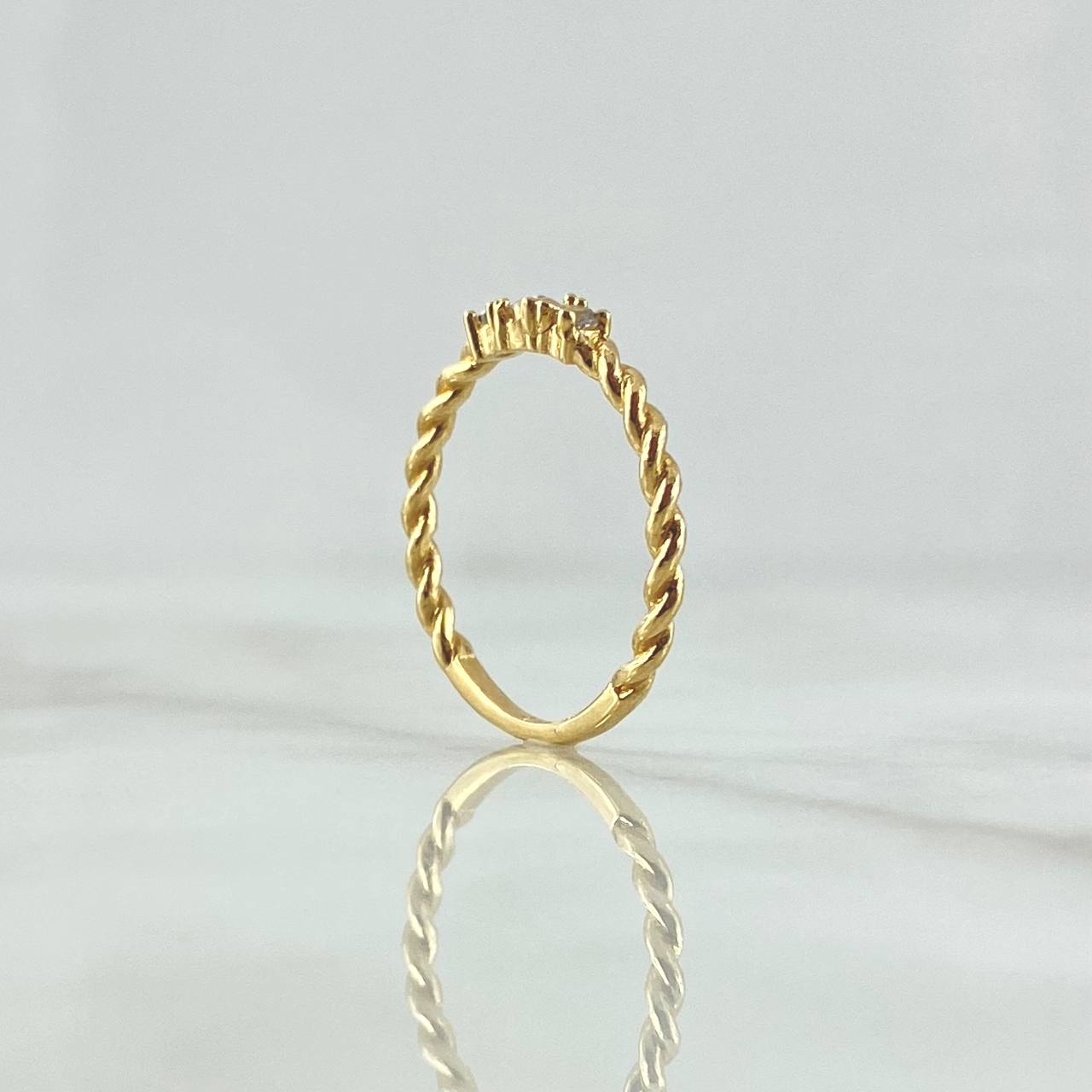 Anillo Trio En Trenza 1.8gr / T7 3/4 / Circones Blancos Oro Amarillo 18K
