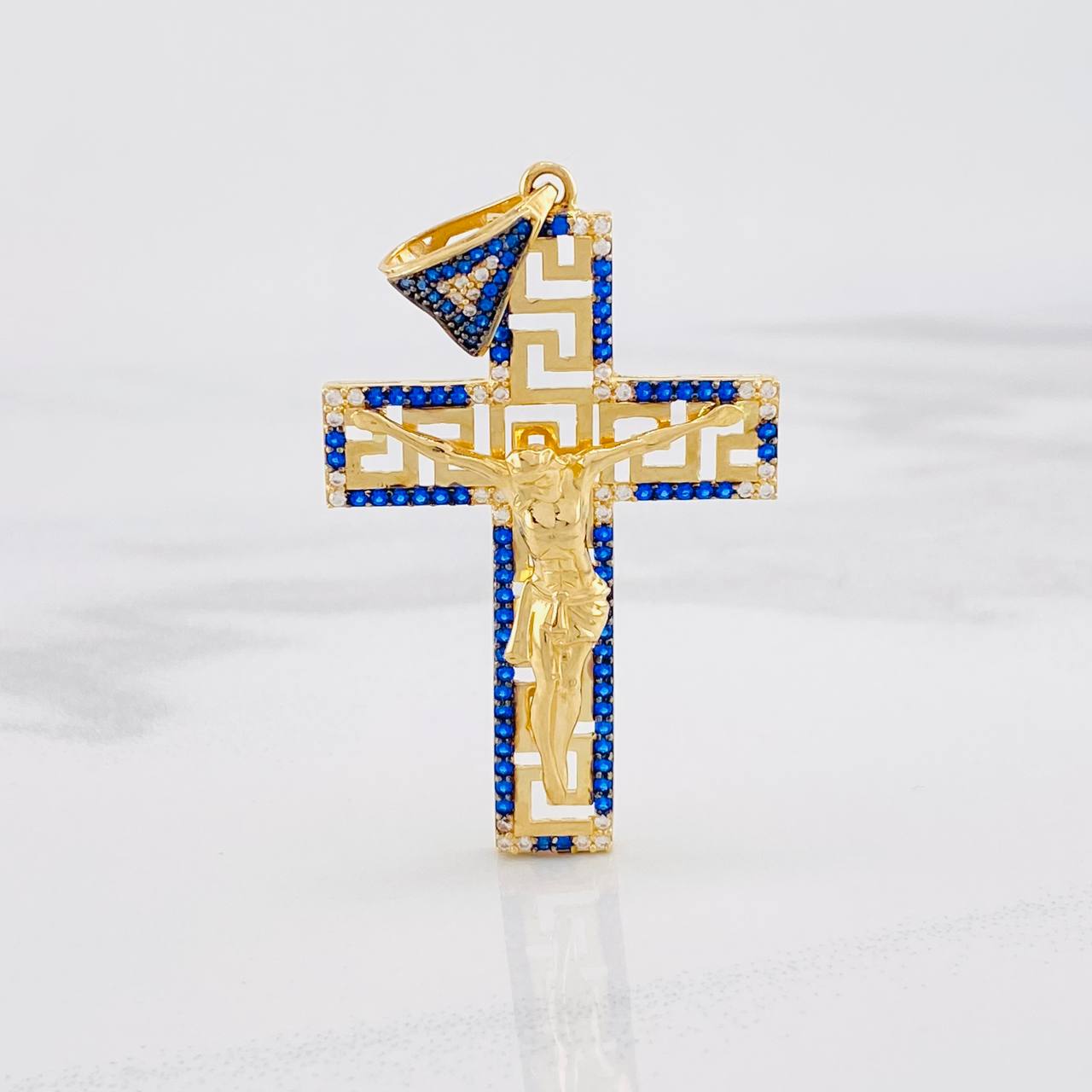 Dije Cruz Cristo Tribal 9.8g / 6.2cm Oro Amarillo 18K