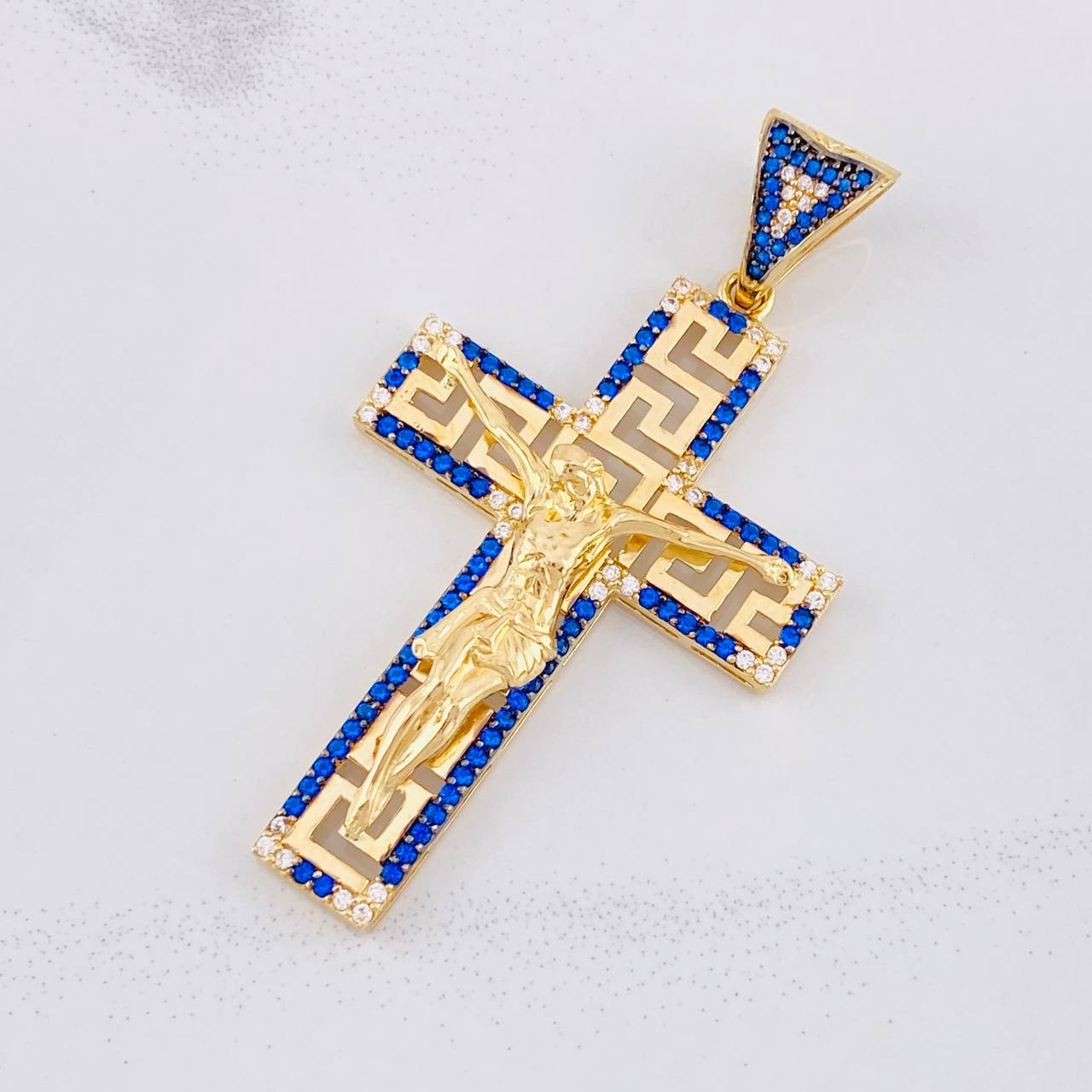 Dije Cruz Cristo Tribal 9.8g / 6.2cm Oro Amarillo 18K