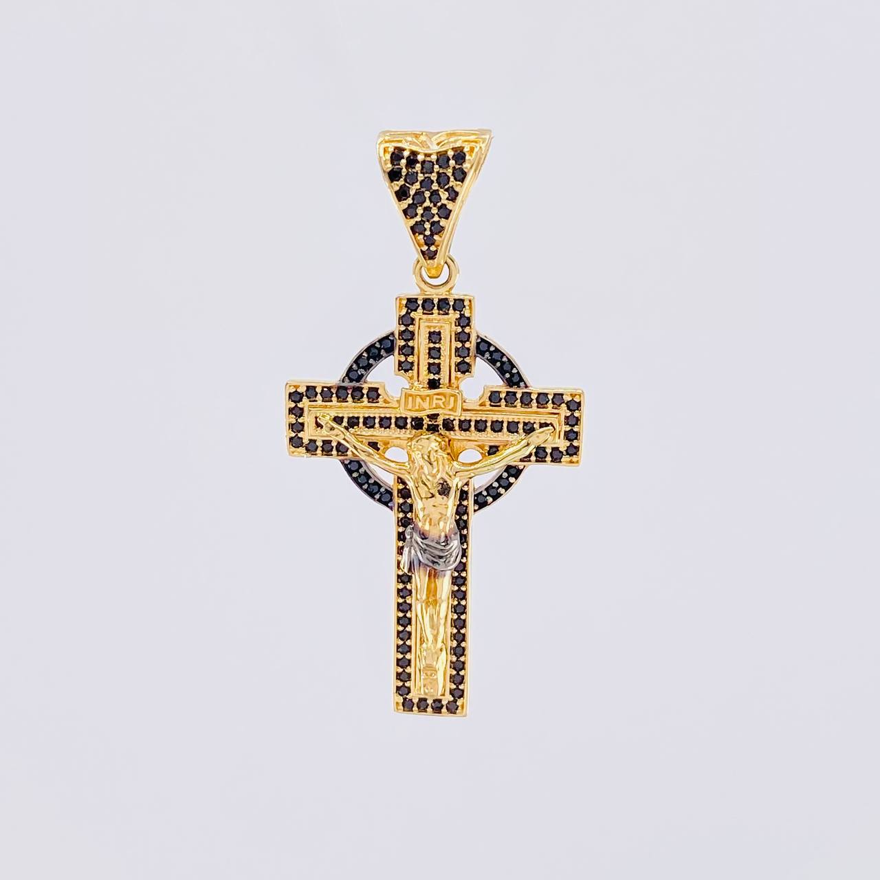 Dije Cruz Cristo Onyx 6.6g / 4.6cm Dos Oros Negro Amarillo 18K