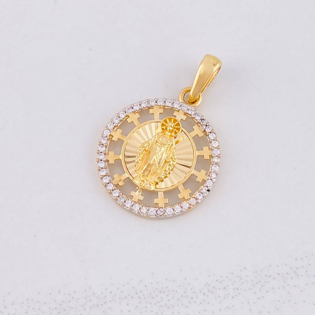 Dije Virgen de Guadalupe Destellos 2.85g / 2.6cm Dos Oros Amarillo Blanco 18K