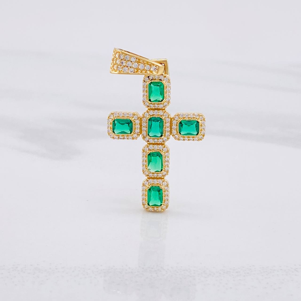 Dije Cruz Tupida Rectangular 3.45g / 3.9cm Oro Amarillo 18K