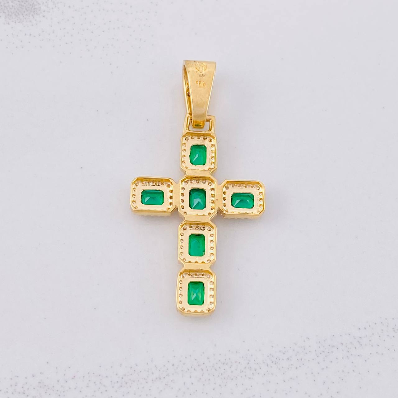 Dije Cruz Tupida Rectangular 3.45g / 3.9cm Oro Amarillo 18K