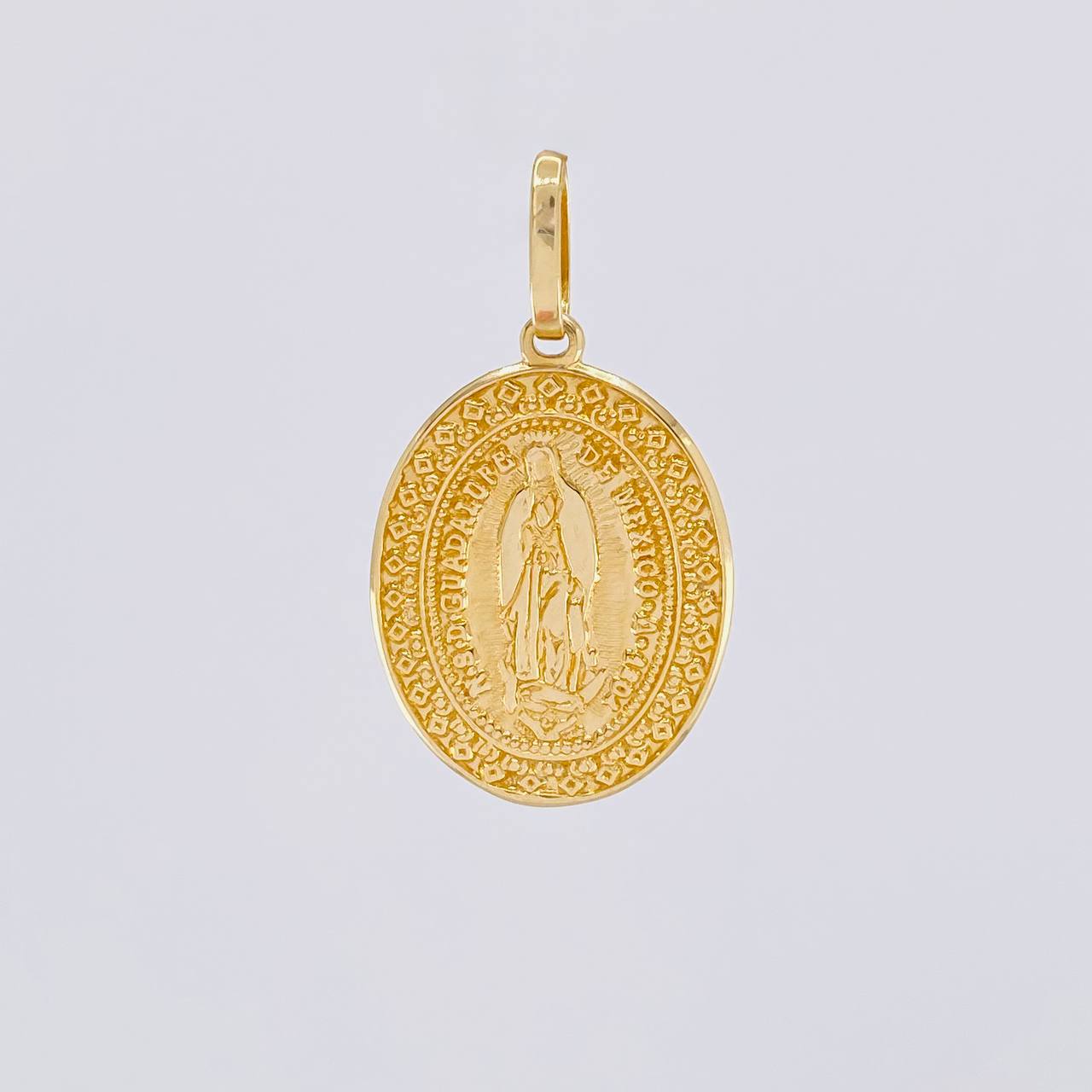 Dije Medalla Virgen de Guadalupe 8.3g / 4.1cm Oro Amarillo 18K