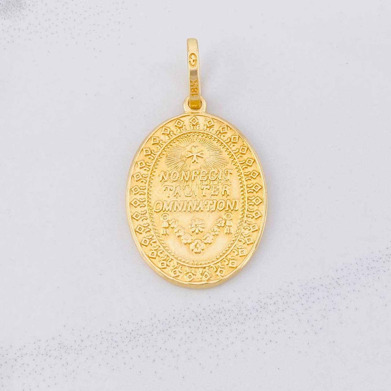 Dije Medalla Virgen de Guadalupe 8.3g / 4.1cm Oro Amarillo 18K