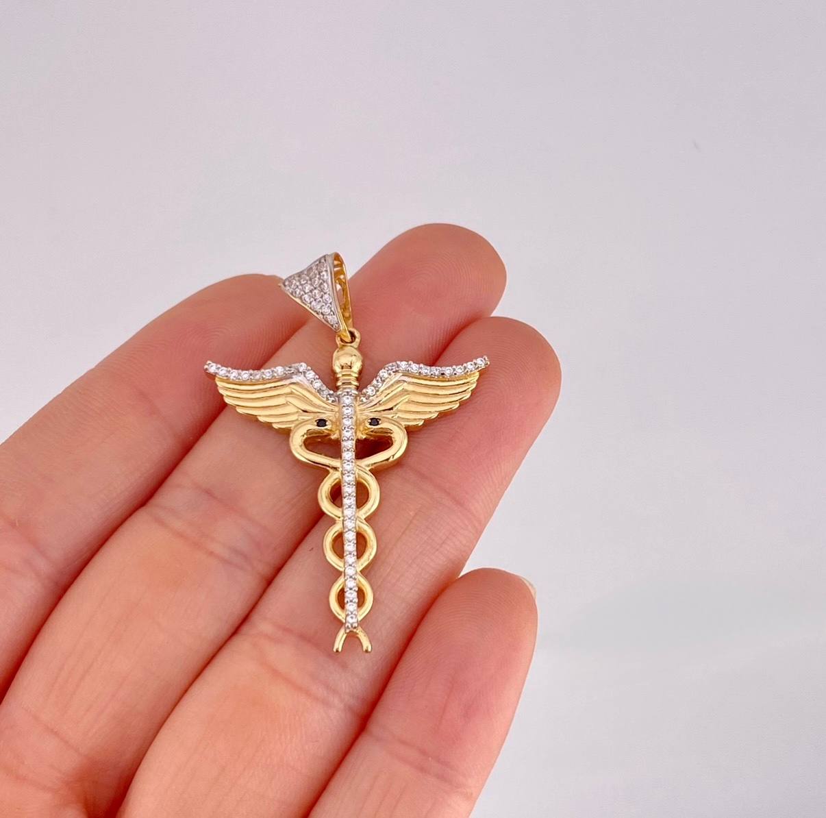 Dije Caduceo Alas 5.65g / 4.3cm Dos Oros Amarillo Blanco 18K