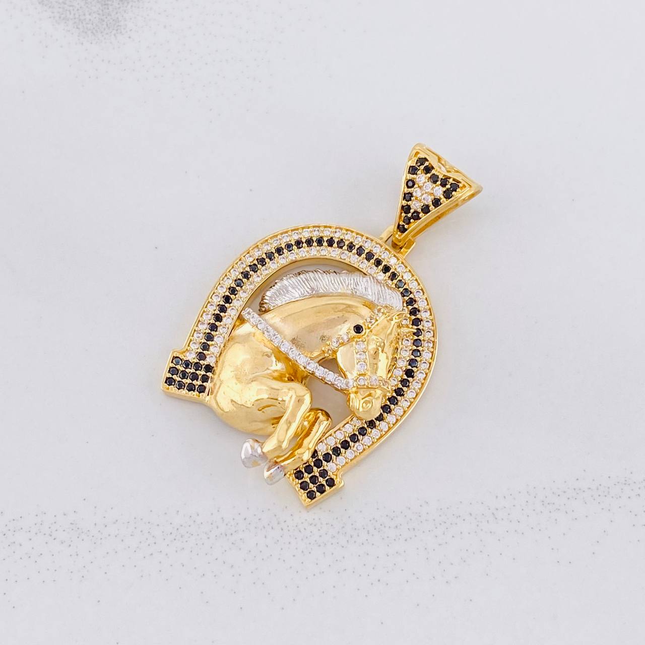 Dije Herradura Caballo 12.6g / 4cm Dos Oros Amarillo Blanco 18K