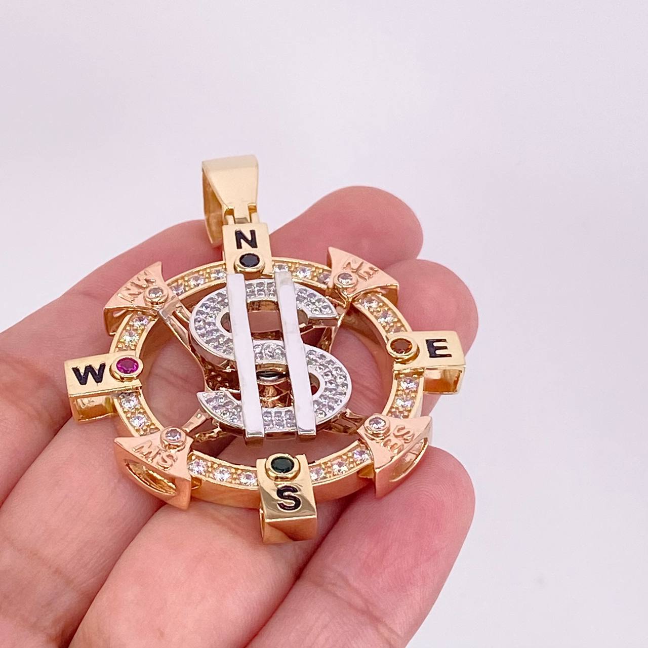 Dije Signo Peso Móvil 23.65g / 5.8cm Tres Oros 18K