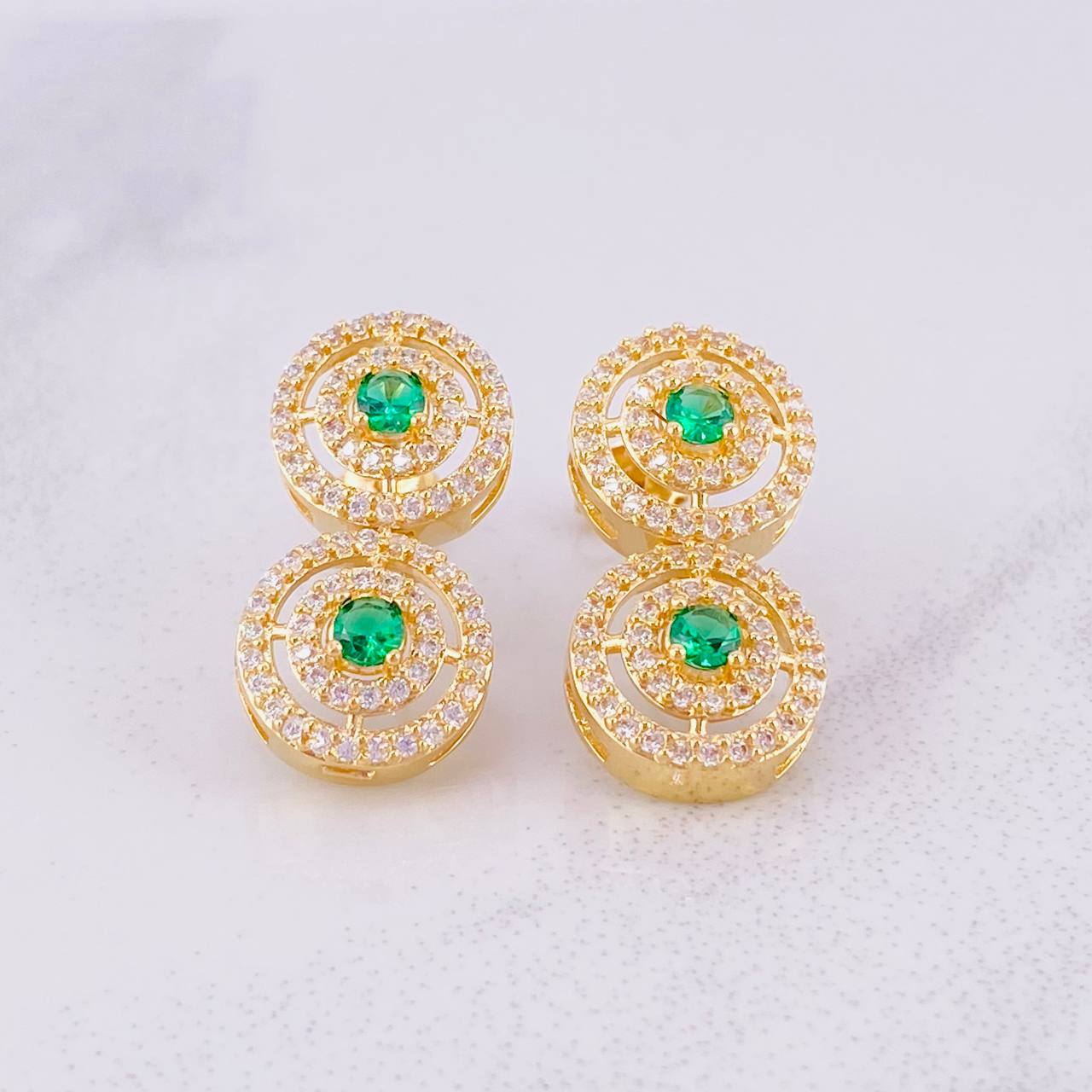 Topos Tenis Circular Colgante 5.65g / 10mm Oro Amarillo 18K