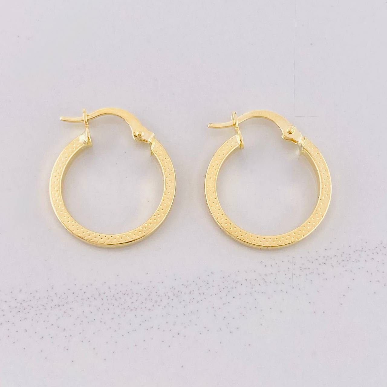 Candongas Punteadas 1.45g / 2cm Oro Amarillo 18K