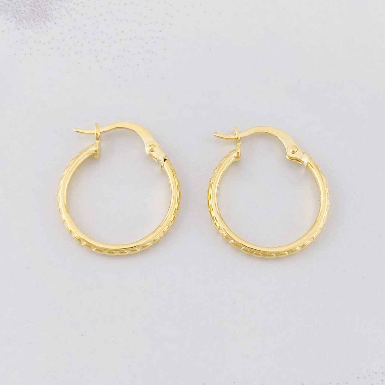 Candongas Serpiente Texturizada 1.2g / 2cm Oro Amarillo 18K