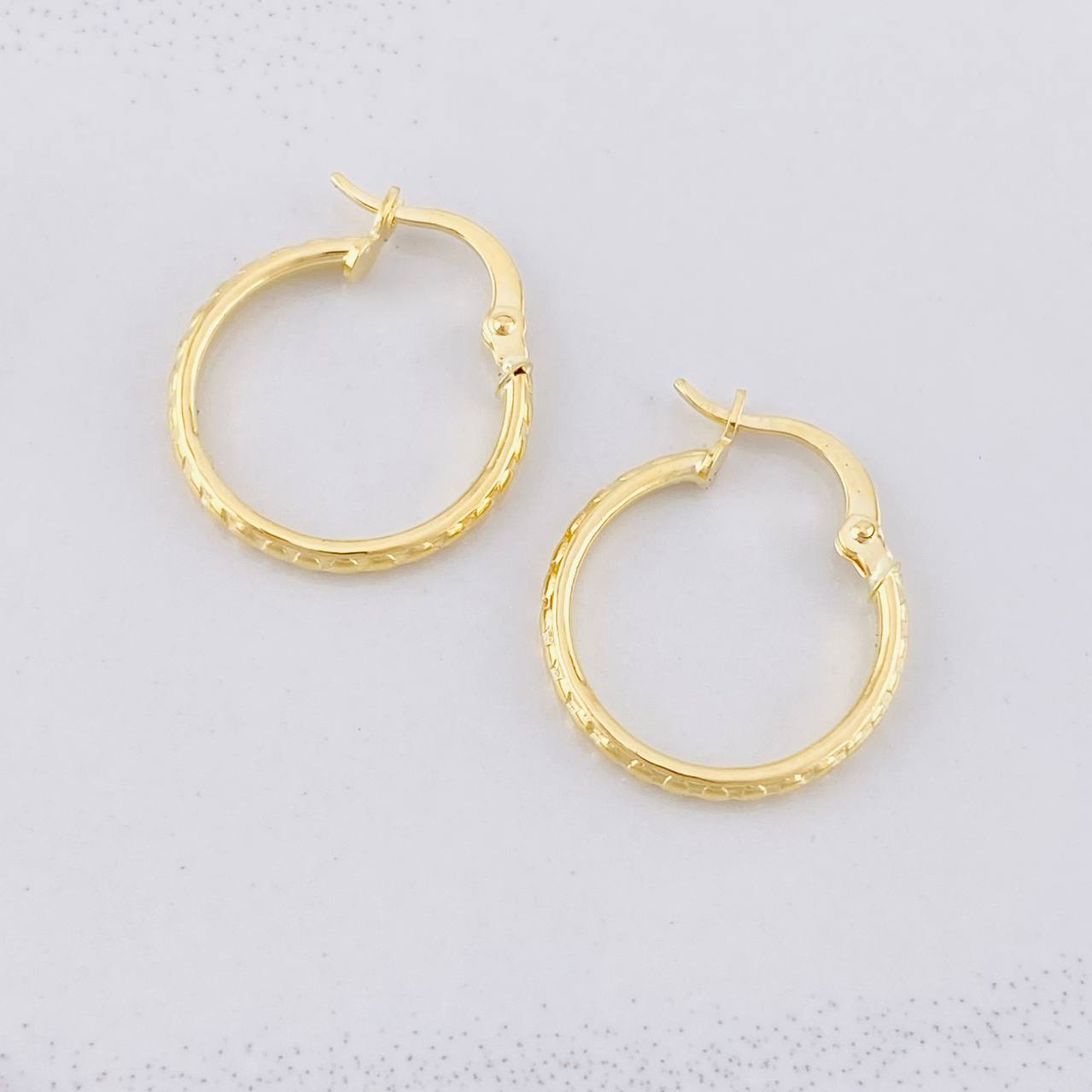 Candongas Serpiente Texturizada 1.2g / 2cm Oro Amarillo 18K