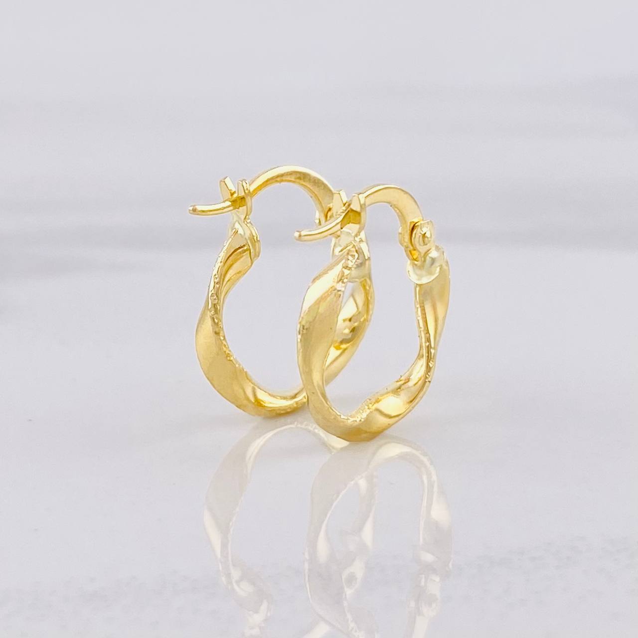 Candongas Asby 1.2g / 1.7cm Oro Amarillo 18K