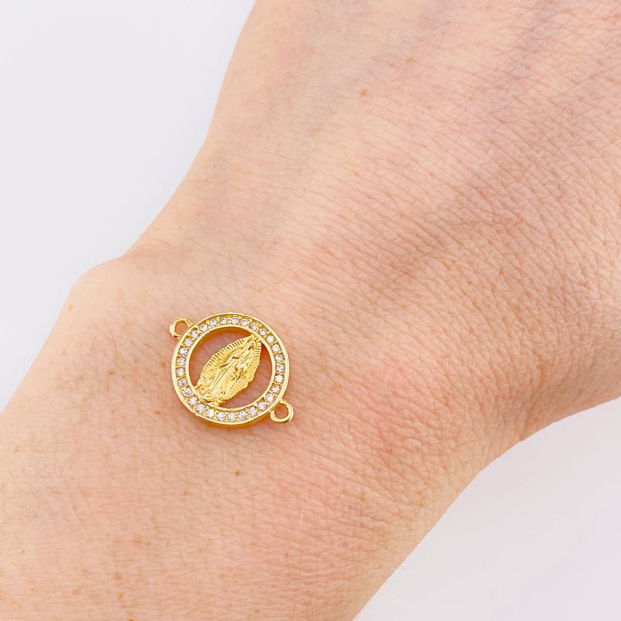 Herraje Circular Virgen Guadalupe Tupida 2.1g / 1.7cm Oro Amarillo 18K