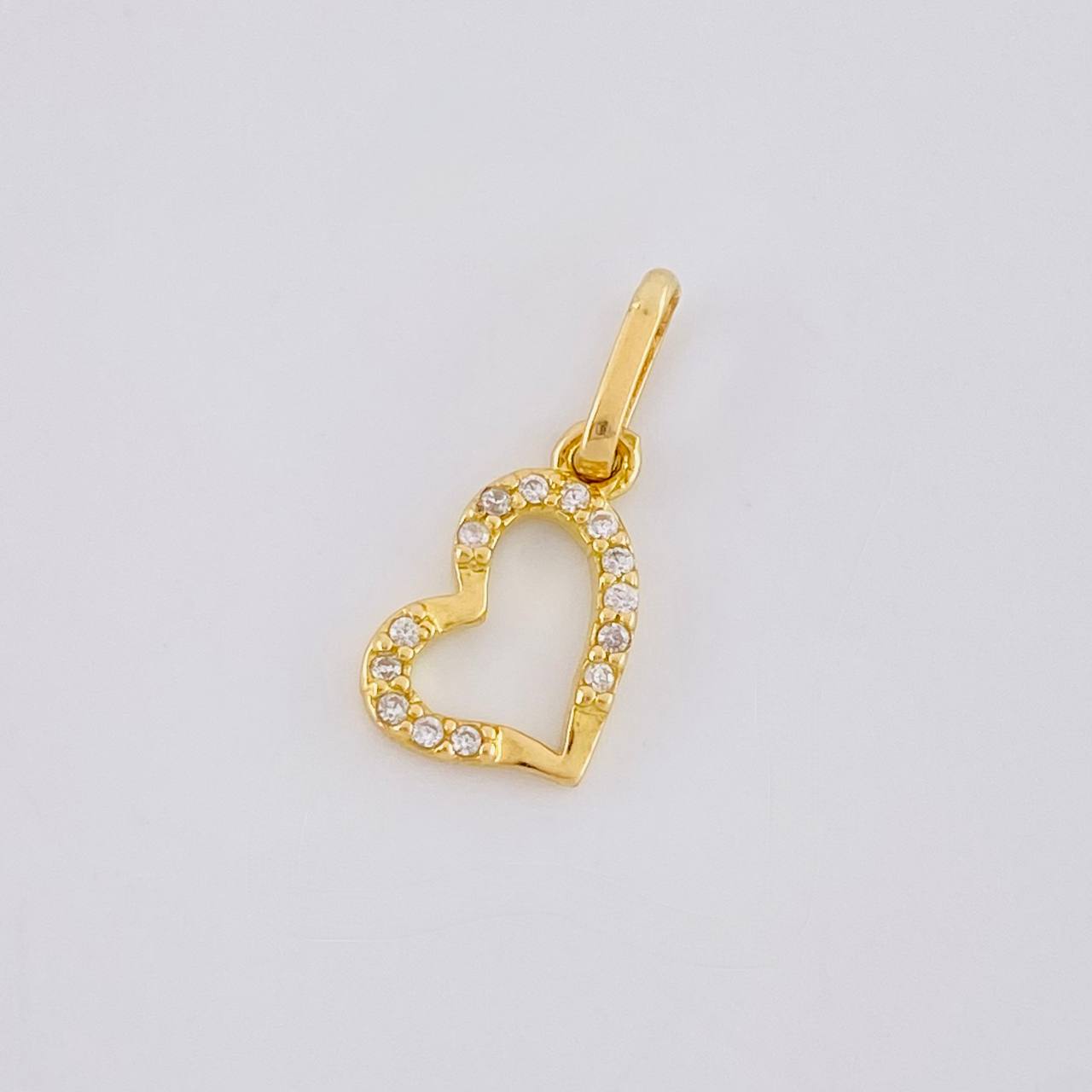 Dije Silueta Corazon Tupido 0.6g / 1.7cm Oro Amarillo 18K