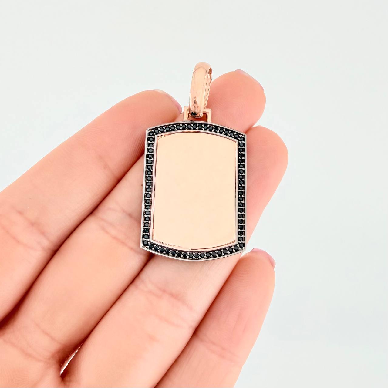 Dije Placa Rectangular Ovalada 6.15g / 4.2cm Oro Rosa 18K
