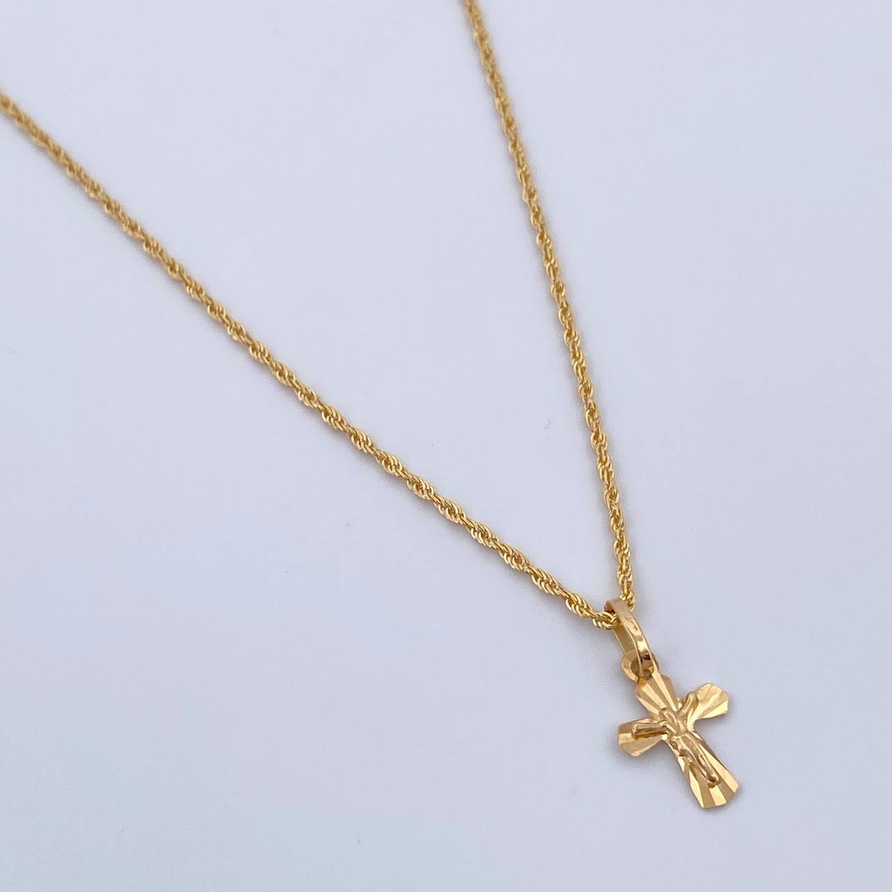 Set Cadena Lazo 1gr / 50cm / 1.1mm + Dije Cruz Cristo 0.5gr / 1.5cm Diamantado Oro Amarillo 18K (Oferta) $