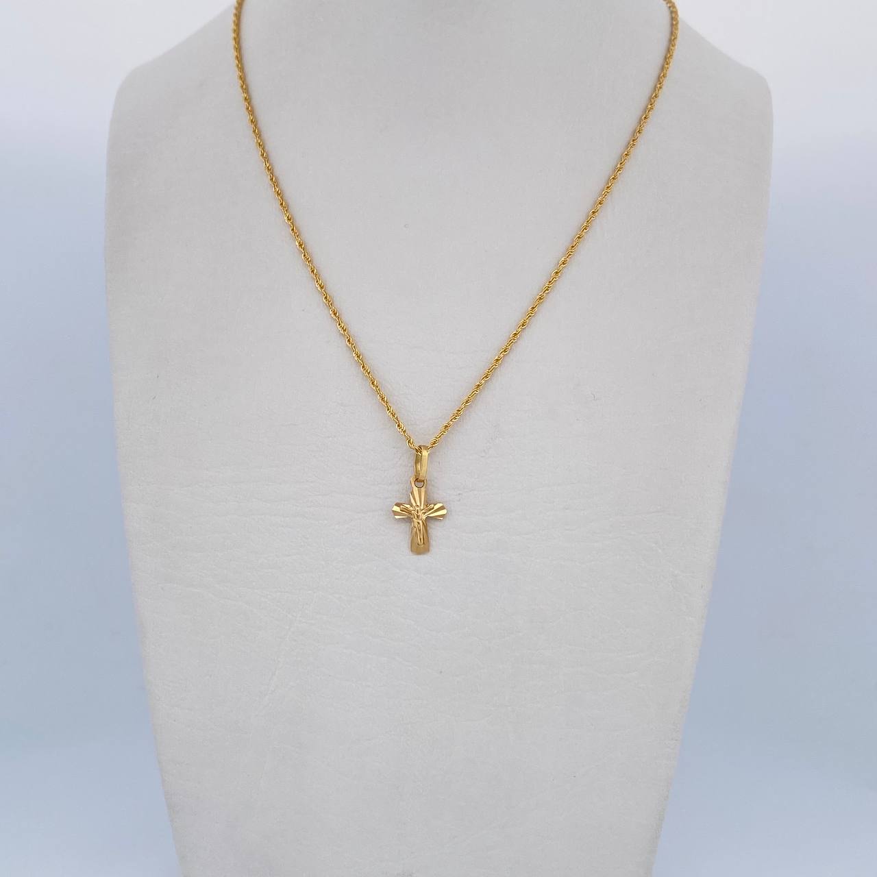 Set Cadena Lazo 1gr / 50cm / 1.1mm + Dije Cruz Cristo 0.5gr / 1.5cm Diamantado Oro Amarillo 18K (Oferta) $