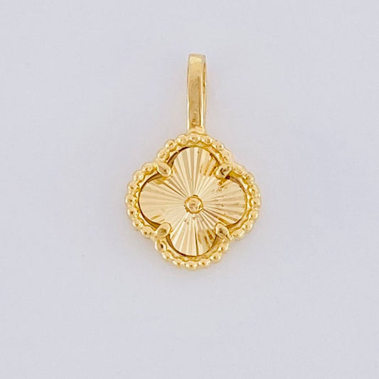 Dije Trebol Diamantado 0.75g / 1.2cm Oro Amarillo 18K