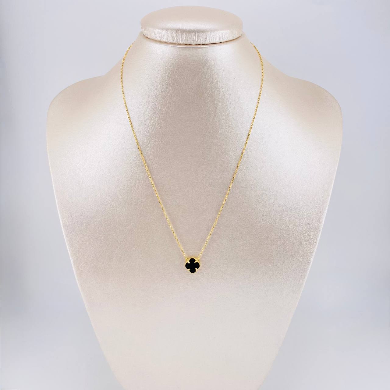 Cadena Aro Seguido Trebol Onix 2.3g / 45cm / 1mm Oro Amarillo 18K