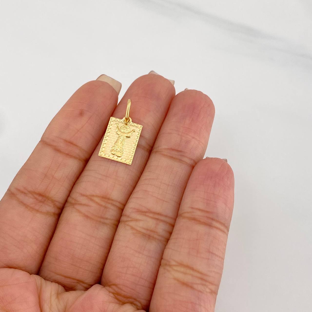 Dije Medalla Divino Niño 0.75g / 1.8cm Oro Amarillo 18K
