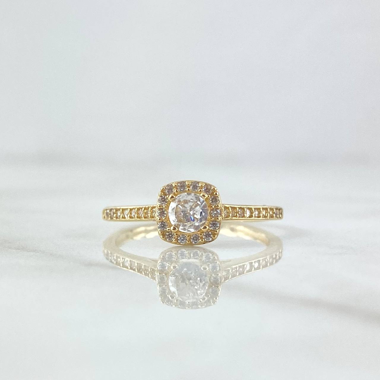Anillo Solitario Halo Tupido 2.1gr / T7  / Circones Blancos Oro Amarillo 18K *