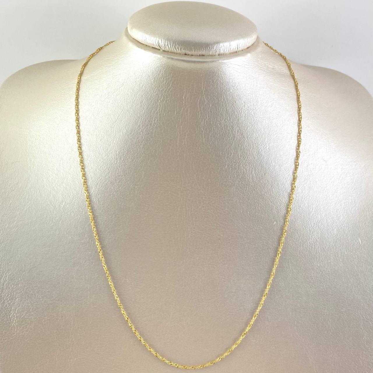 Cadena Singapur 2.25g / 50.1cm / 1.5mm Oro Amarillo 18K